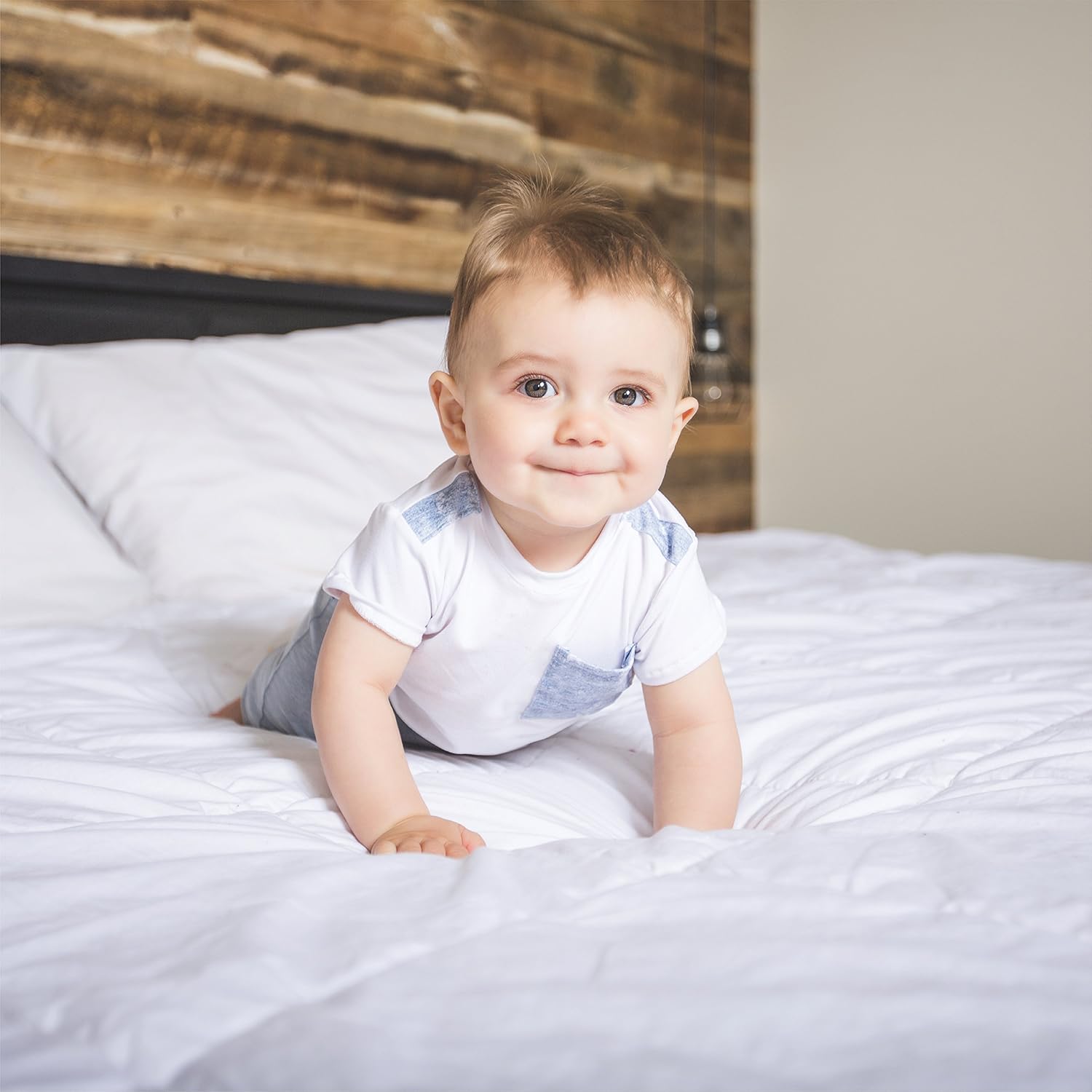 iEnjoy Home® Ultra Plush Luxury Mattress Pad – Hypoallergenic Down Alternative Comfort