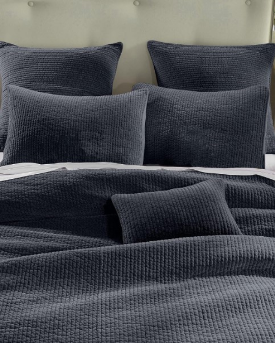 Stonewashed Cotton Velvet Quilt – Soft & Modern Bedding