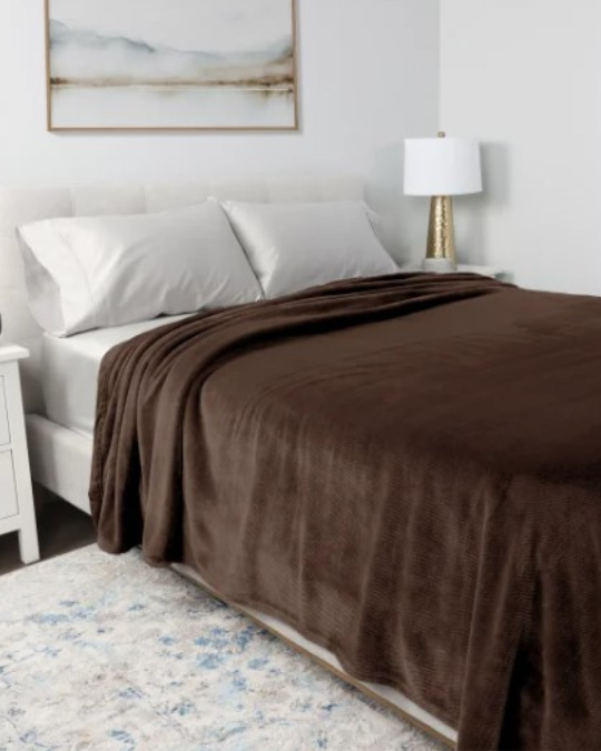 Kirkland Signature plush queen blanket, brown heavyweight queen blanket, soft polyester queen blanket, luxury plush blanket 520 GSM, cozy brown queen bed blanket