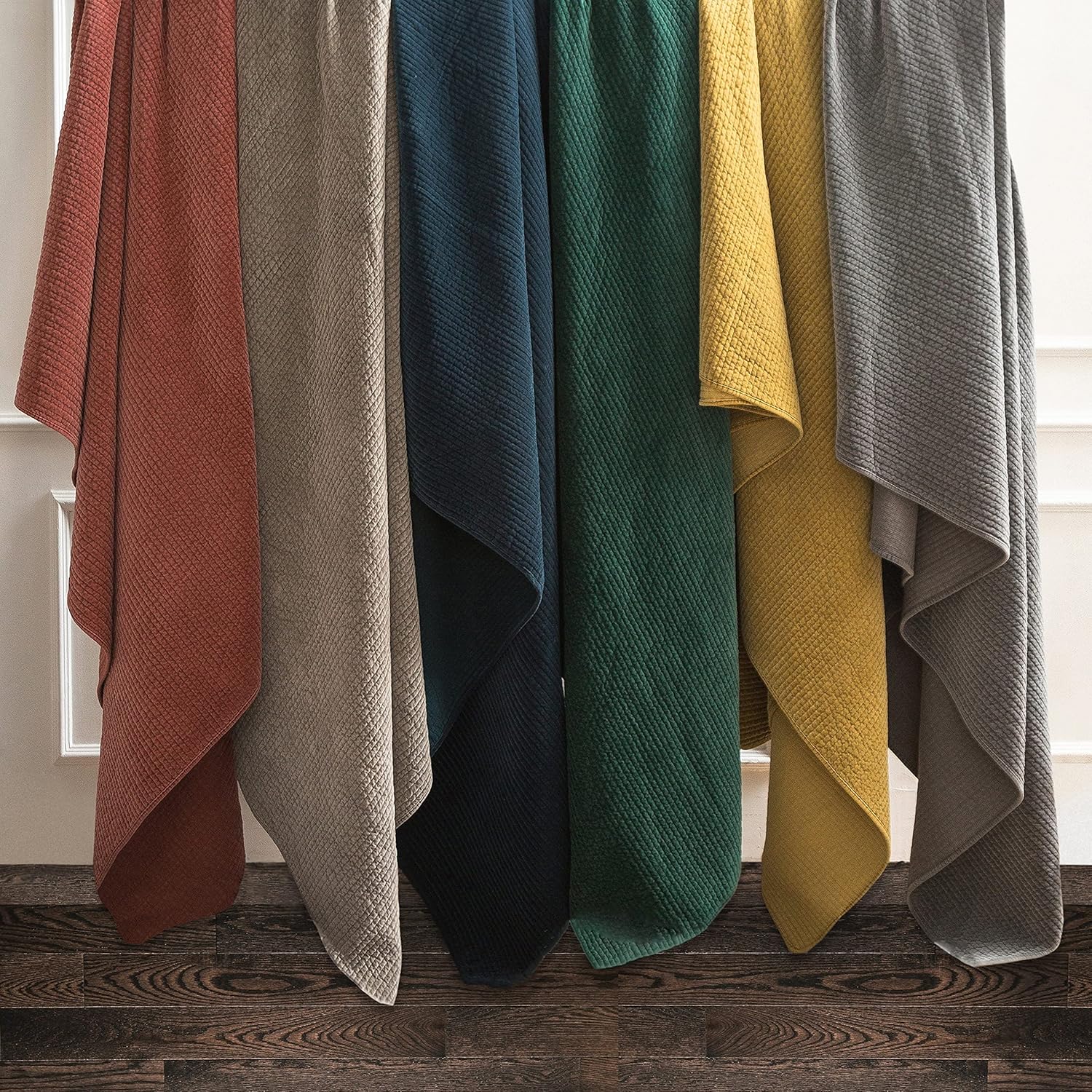 Stonewashed Cotton Velvet Quilt – Soft & Modern Bedding
